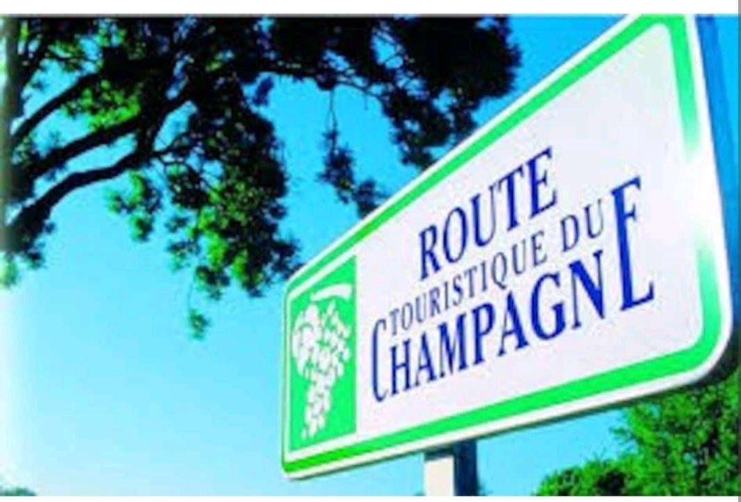 Les Chambres Touristique Julea Dienville ภายนอก รูปภาพ